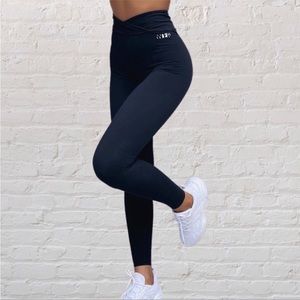 White Fox Boutique go all out leggings